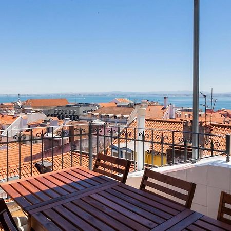 Amazing Rooftop Terrace With River And Historic City View 4 Bedrooms 4 Bathrooms Ac 19Th Century Building Chiado Lisbon Exterior photo