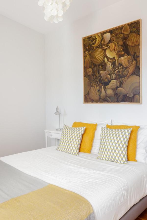 Amazing Rooftop Terrace With River And Historic City View 4 Bedrooms 4 Bathrooms Ac 19Th Century Building Chiado Lisbon Exterior photo