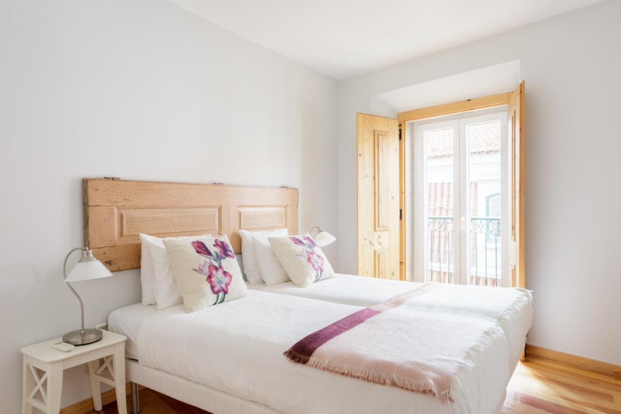 Amazing Rooftop Terrace With River And Historic City View 4 Bedrooms 4 Bathrooms Ac 19Th Century Building Chiado Lisbon Exterior photo