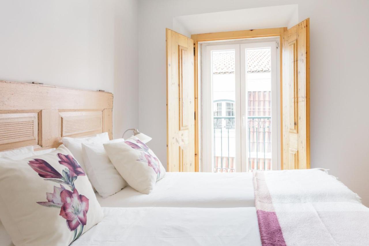 Amazing Rooftop Terrace With River And Historic City View 4 Bedrooms 4 Bathrooms Ac 19Th Century Building Chiado Lisbon Exterior photo