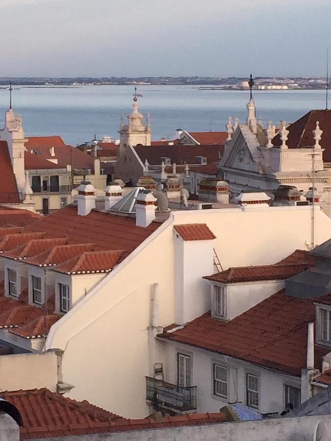 Amazing Rooftop Terrace With River And Historic City View 4 Bedrooms 4 Bathrooms Ac 19Th Century Building Chiado Lisbon Exterior photo