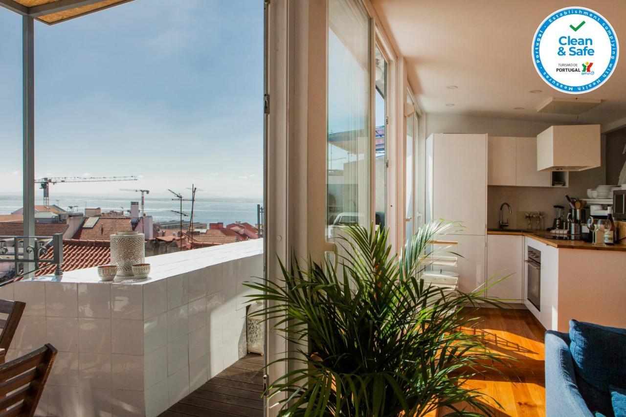 Amazing Rooftop Terrace With River And Historic City View 4 Bedrooms 4 Bathrooms Ac 19Th Century Building Chiado Lisbon Exterior photo