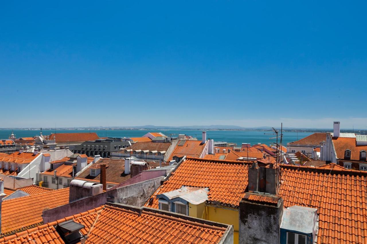 Amazing Rooftop Terrace With River And Historic City View 4 Bedrooms 4 Bathrooms Ac 19Th Century Building Chiado Lisbon Exterior photo