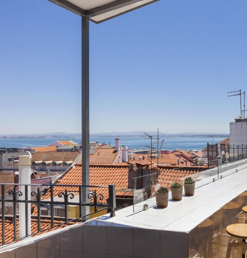 Amazing Rooftop Terrace With River And Historic City View 4 Bedrooms 4 Bathrooms Ac 19Th Century Building Chiado Lisbon Exterior photo
